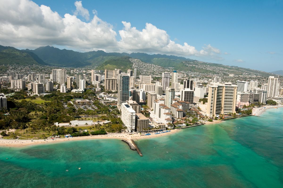 15-Amazing-Places-To-Eat-In-Oahu-Worth-The-Money
